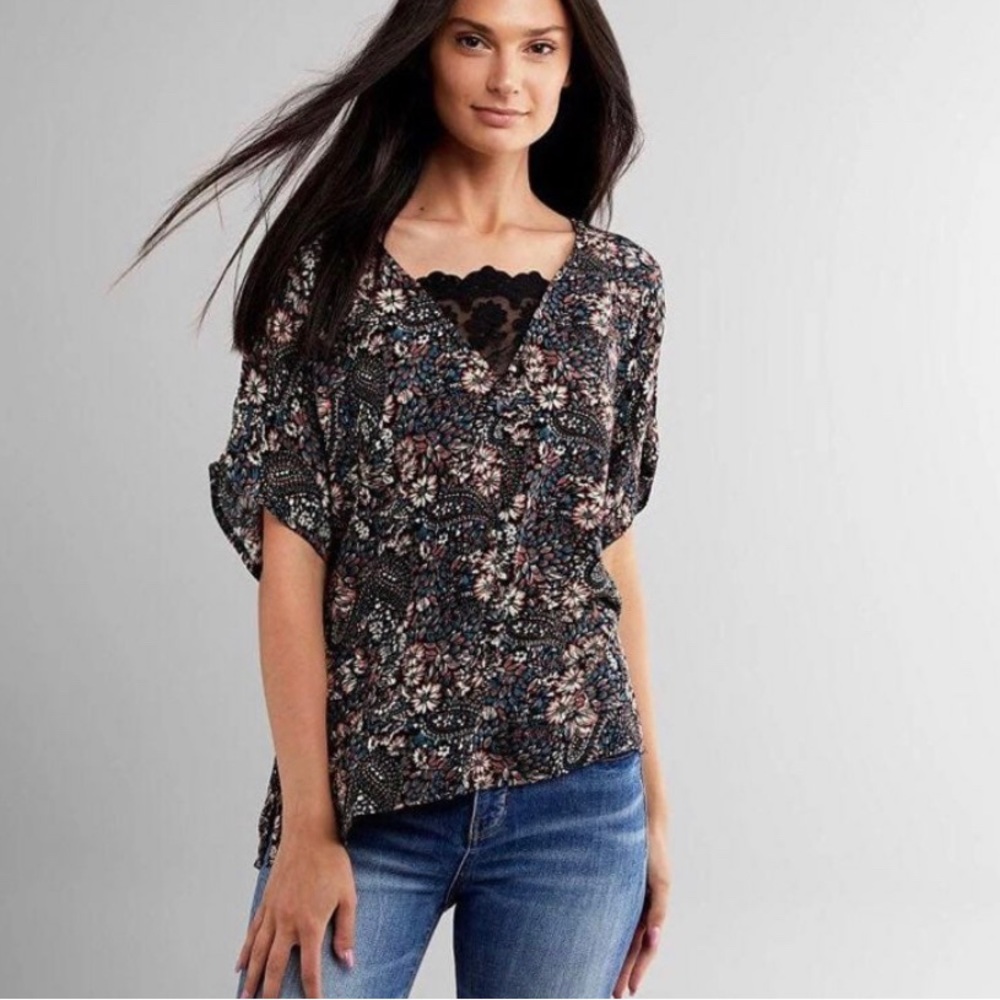 Buckle shirt